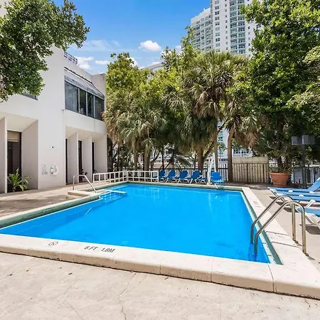 Comfort Inn & Suites Downtown Brickell-Port Of Miami 